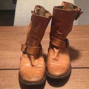 Zara tan boots